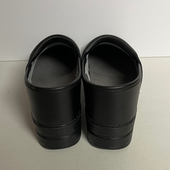 Dansko Womens Professional Black Leather Slip On Clog Size 42 Clogs US 11.5/12 - Picture 4 of 10